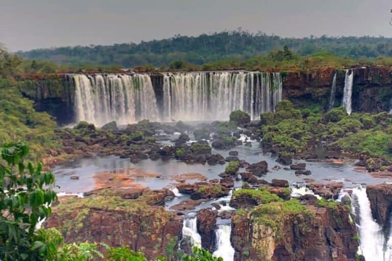Atacama de carro: Retas intermináveis no trecho Foz do Iguaçu a Corrientes